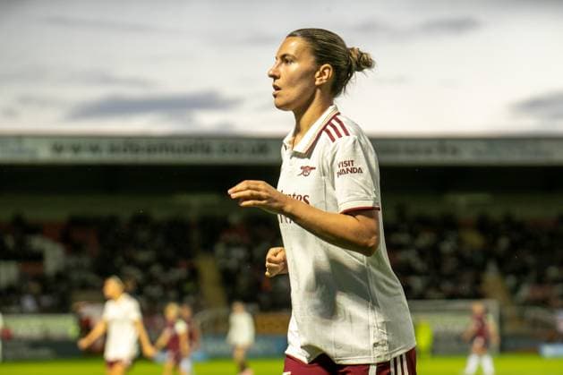 Barclays Women s Super League match between West Ham United and Arsenal LONDON, ENGLAND - SEPTEMBER 12: Steph Catley of Arsenal during the Barclays Women s Super League match between West Ham United and Arsenal at Chigwell Construction Stadium on September 12, 2025 in London, England London United Kingdom Copyright: xNinaxFarooqix