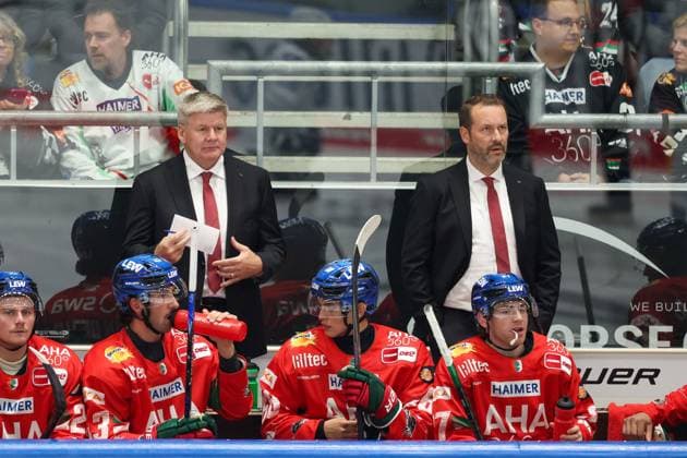Head Coach Bill Peters Augsburger Panther , Co Coach Thomas Dolak Augsburger Panther , Augsburger Panther vs Adler Mannheim, 2 Spieltag, Eishockey, Penny DEL, 14 09 2025 Augsburg Bayern Germany Copyright: xkolbert-press ChristianxKolbertx