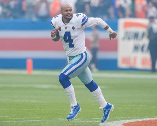 October 26, 2025: Dallas Cowboys quarterback Dak Prescott (4) runs back to the sideline after the coin toss before the football game between the Denver Broncos and Dallas Cowboys. CSM. - ZUMAc04_ 20251026_zma_c04_183 Copyright: xDerekxRegensburgerx