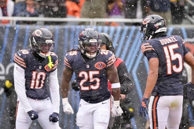 Chicago Bears running back Kyle Monangai (25) celebrates his first quarter touchdown against the New York Giants at Soldier Field in Chicago on Sunday, November 9, 2025.  CHI20251109103 MARKxBLACK
