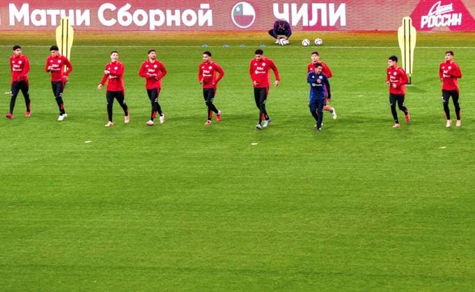 Futbol, Entrenamiento de la seleccion chilena en Sochi. La seleccion chilena entrena el estadio Fisht de Sochi, Rusia. SIPA PHOTOSPORT 14 11 2025 Football, Chile training session at Sochi stadium. Chile national team, Nationalteam train at the Fisht stadium in Sochi, Russia. SIPA PHOTOSPORT 14 11 2025 Russia Soccer Friendly Chile TrainingEntrenamiento seleccion chilena en Sochi 2025  1a66816f424e5834