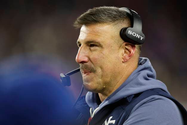 NFL, American Football Herren, USA 2025: Jets Vs Patriots NOV 13 November 13, 2025; Foxborough, MA, USA; New England Patriots head coach Mike Vrabel during the NFL game between New York Jets and New England Patriots at Gillette Stadium in Foxborough, MA. (Credit Image: Anthony Nesmith Cal Media) (Credit Image: Anthony Nesmith Cal Sport Media) Foxborough Massachusetts United States EDITORIAL USE ONLY Copyright: xx ZUMA-20251113_zma_c04_091.jpg AnthonyxNesmithx csmphotothree442625