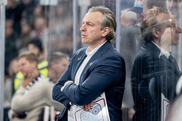 Max Kaltenhauser Co Coach, EHC Red Bull Muenchen GER, EHC Red Bull Muenchen vs Koelner Haie, Ice Hockey, DEL, Matchday 27, Season 2025 2026, 10 12 2025 GER, EHC Red Bull Muenchen vs Koelner Haie, Ice Hockey, DEL, Matchday 27, Season 2025 2026, 10 12 2025 Muenchen Copyright: xEibner-Pressefoto HeikexFeinerx EP_HFR