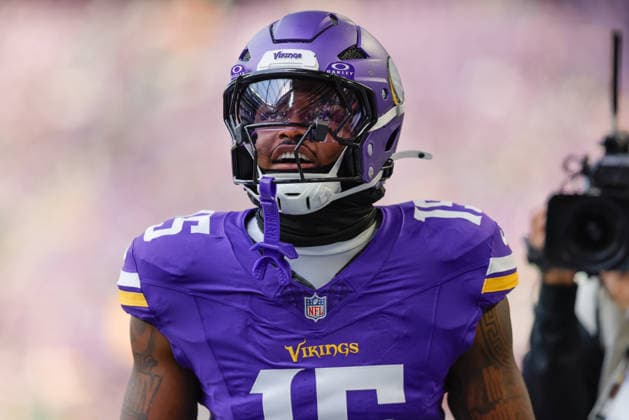 MINNEAPOLIS, MN - OCTOBER 19: Minnesota Vikings linebacker Dallas Turner (15) looks on before the NFL, American Football Herren, USA game between the Minnesota Vikings and Philadelphia Eagles on October 19th, 2025, at U.S. Bank Stadium in Minneapolis, MN. (Photo by Bailey Hillesheim Icon Sportswire) NFL: OCT 19 Eagles at Vikings EDITORIAL USE ONLY Icon251019130