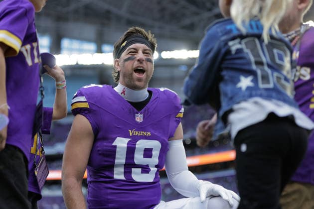 MINNEAPOLIS, MN - OCTOBER 19: Minnesota Vikings wide receiver Adam Thielen (19) talks with his family before the NFL, American Football Herren, USA game between the Minnesota Vikings and Philadelphia Eagles on October 19th, 2025, at U.S. Bank Stadium in Minneapolis, MN. (Photo by Bailey Hillesheim Icon Sportswire) NFL: OCT 19 Eagles at Vikings EDITORIAL USE ONLY Icon251019131