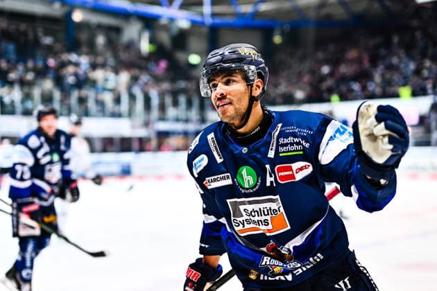 Goalscorer Colin Ugbekile Iserlohn Roosters, 79 , GER, Iserlohn Roosters vs Koeler Haie, Ice Hockey, Penny DEL, Matchday 34, Season 2025 2026, 30 12 2025, GER, Iserlohn Roosters vs Koeler Haie, Ice Hockey, Penny DEL, Matchday 34, Season 2025 2026, 30 12 2025 Iserlohn Copyright: xJonasxBrockmann Eibner-Pressefotx EP_JBN