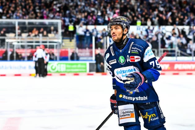 Goalscorer Colin Ugbekile Iserlohn Roosters, 79 , GER, Iserlohn Roosters vs Eisbaeren Berlin, Ice Hockey, Penny DEL, 38 Matchday, Season 2025 2026, 08 01 2026, GER, Iserlohn Roosters vs Eisbaeren Berlin, Ice Hockey, Penny DEL, 38 Matchday, Season 2025 2026, 08 01 2026 Iserlohn Copyright: xJonasxBrockmann Eibner-Pressefotx EP_JBN