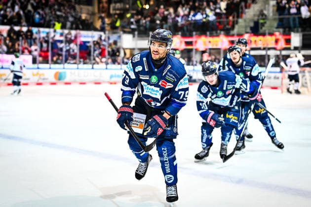Goalscorer Colin Ugbekile Iserlohn Roosters, 79 , GER, Iserlohn Roosters vs Eisbaeren Berlin, Ice Hockey, Penny DEL, 38 Matchday, Season 2025 2026, 08 01 2026, GER, Iserlohn Roosters vs Eisbaeren Berlin, Ice Hockey, Penny DEL, 38 Matchday, Season 2025 2026, 08 01 2026 Iserlohn Copyright: xJonasxBrockmann Eibner-Pressefotx EP_JBN