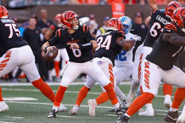 CINCINNATI, OH - OCTOBER 05: Cincinnati Bengals quarterback Jake Browning (6) passes the ball during the game against the Detroit Lions and the Cincinnati Bengals on October 5, 2025, at Paycor Stadium in Cincinnati, OH. (Photo by Ian Johnson Icon Sportswire) NFL, American Football Herren, USA OCT 05 Lions at Bengals EDITORIAL USE ONLY Icon251005024