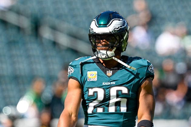 PHILADELPHIA, PA - OCTOBER 05: Philadelphia Eagles running back Saquon Barkley 26 is shown during the game between the Philadelphia Eagles and the Denver Broncos on October 5th, 2025 at Lincoln Financial Field in Philadelphia, PA. (Photo by Terence Lewis Icon Sportswire) NFL, American Football Herren, USA OCT 05 Broncos at Eagles EDITORIAL USE ONLY Icon251005062