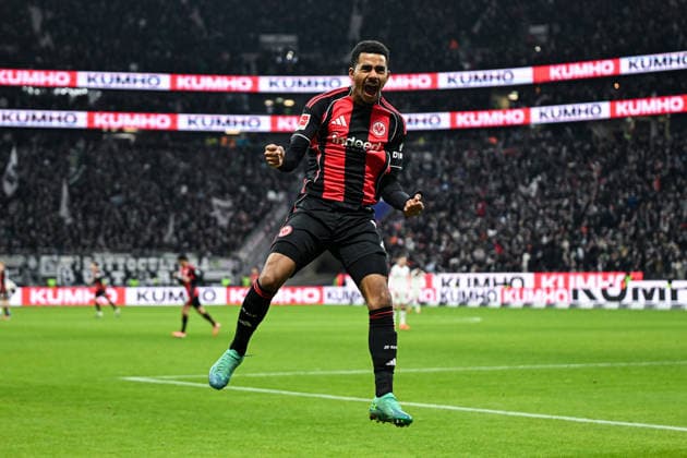 Ansgar Knauff Eintracht Frankfurt, 07 celebrates the goal for 3 0, GER, Eintracht Frankfurt vs Borussia Mönchengladbach, Fussball Bundesliga, 22 Spieltag, Saison 2025 2026, 14 02 2026 DFL regulations prohibit any use of photographs as image sequences and or quasi video GER, Eintracht Frankfurt vs Borussia Mönchengladbach, Fussball Bundesliga, 22 Spieltag, Saison 2025 2026, 14 02 2026 Frankfurt am Main Copyright: xEibner-Pressefoto FlorianxWiegandx EP_FWD