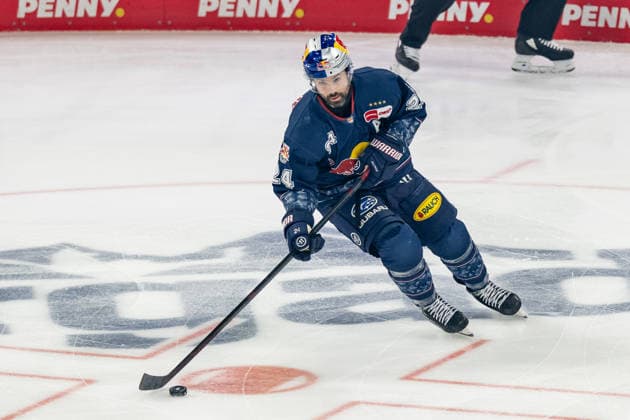 Ryan Murphy EHC Red Bull Muenchen, 24 GER, EHC Red Bull Muenchen vs Straubing Tigers, Ice Hockey, DEL, 51 Matchday, Season 2025 2026, 13 03 2026 GER, EHC Red Bull Muenchen vs Straubing Tigers, Ice Hockey, DEL, 51 Matchday, Season 2025 2026, 13 03 2026 Muenchen Copyright: xEibner-Pressefoto FranzxFeinerx EP_HFR