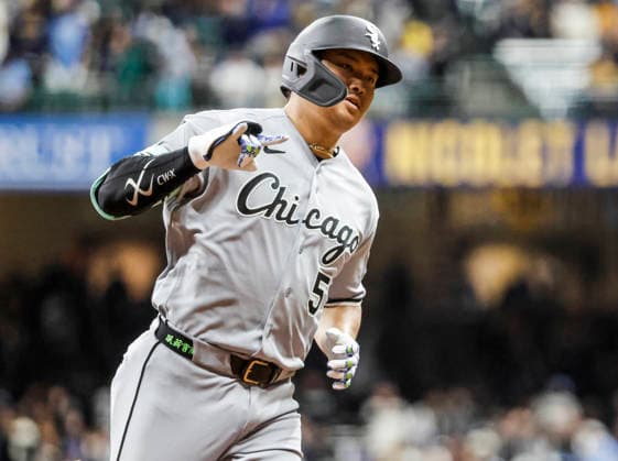 Chicago White Sox first baseman Munetaka Murakami runs the bases after hitting a home run in the fourth inning of the MLB, Baseball Herren, USA game between the Chicago White Sox and the Milwaukee Brewers at American Family Field in Milwaukee, Wisconsin on Saturday, March 28, 2026. MIL20260328820 TANNENxMAURY