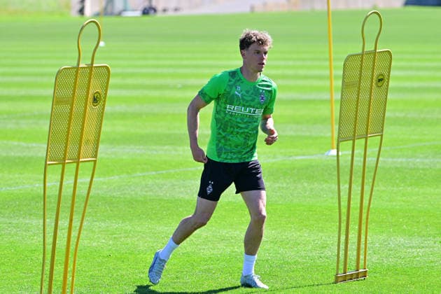 29 04 2026 Moenchengladbach Football, Men, Season 2025 2026, Training Borussia Moenchengladbach Robin Hack Gladbach DFL regulations prohibit any use of photographs as image sequences and or quasi video Borussia Park NRW Germany