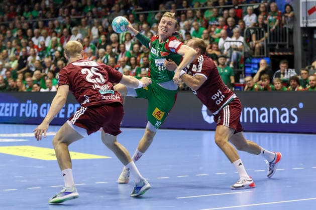 September 3, 2026, xgox, Handball Opel HBL SC Magdeburg vs. Füchse Berlin emspor, from left: Mattes Langhoff (Berlin), 25; Gisli Thorgeir Kristjansson (Magdeburg), 10; Max Darj (Berlin), 5; duel, battle, tackle, Magdeburg