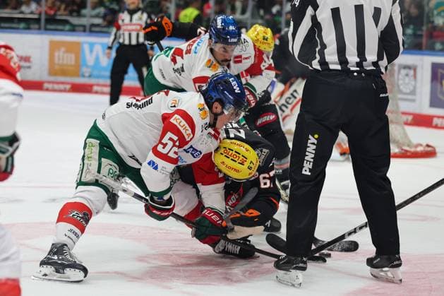 Bully, Enrico Henriquez Morales 52, Augsburg Panthers; Matthew Wedman 67, Löwen Frankfurt; Augsburg Panthers vs. Löwen Frankfurt, exhibition game, ice hockey, Penny DEL, September 4, 2026, Augsburg, Bavaria, Germany Copyright: xkolbert-press DunjaxDietrichx