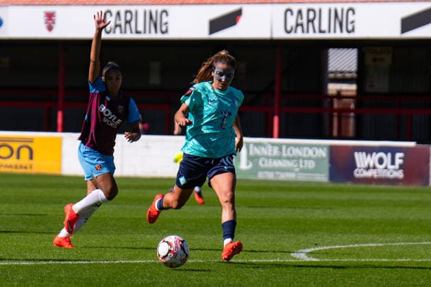 Barclays Women™s Super League match between West Ham United and London City Lionesses LONDON, ENGLAND - SEPTEMBER 12: Danielle van de Donk of London City Lionesses during the Barclays Women™s Super League match between West Ham United and London City Lionesses at Chigwell Construction Stadium on September 12, 2026 in London, England (Photo by Nina Farooqi beanhive) London United Kingdom Copyright: xNinaxFarooqix