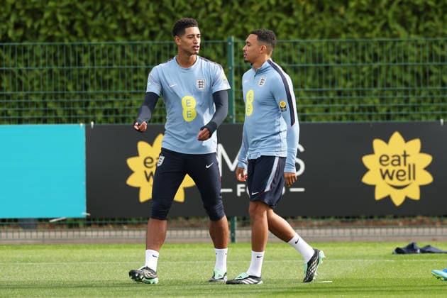 England MD-1 Training, Nations League Jude Bellingham and Trent Alexander-Arnold of England talk during the England MD-1 training session ahead of the 2026 27 UEFA Nations League Group A3 match vs Czech Republic at Tottenham Hotspur Training Ground, Enfield, England on 28 September 2026 Credit: Tiego Grenho Every Second Media Editorial use only. All images are copyright Every Second Media Limited. No images may be reproduced without prior permission. Copyright: xIMAGO EveryxSecondxMediax ESM-2191-0016 TiegoxGrenhox xEveryxSecondxMediax