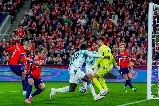 Soccer, Nations League: Norway vs. Portugal, Nations League Oslo 20260927 Norway s Erling Braut Haaland scores 1 1 goal during the international soccer match between Norway and Portugal in the Nations League Photo: Lise Aserud, NTB, Oslo, Norway EDITORIAL USE ONLY RESTRICTED USE FOR BETTING COMPANIES  Copyright: xLisexAserudx xNTBx