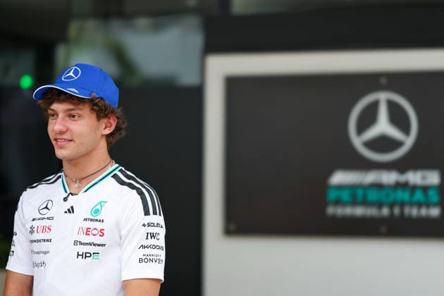 KUALA LUMPUR, MALAYSIA - OCTOBER 01: Andrea Kimi Antonelli of Italy and Mercedes-AMG PETRONAS F1 Team in the Paddock during previews ahead of the FIA Formula 1 Grand Prix of Bahrain in Malaysia at the Sepang Circuit on October 01, 2026 in Kuala Lumpur, Malaysia. (Photo by Qian Jun SPP-Paddocker) Copyright: xQianxJun SPP-Paddockerx Sportspressphoto_SPR243370