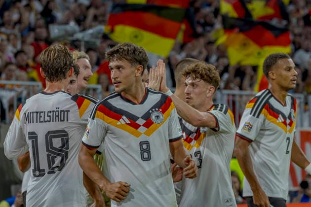 Munich, Germany, October 1, 2026 UEFA Nations League 2026–2027 League Phase Group A2 Match 3 Germany vs. Serbia In the foreground of the photo, goal scorer Tom Bischof (GER) celebrates with his teammates after scoring the 1–0 goal, DFB and DFL regulations prohibit any use of photographs as image sequences and or quasi-video. Allianz Arena, Bayern Copyright: xFotostandx xSchäferx
