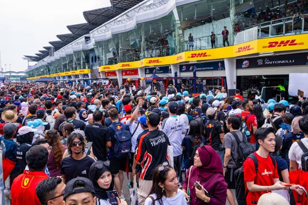 MOTORSPORTS - Formula 1 - 2026 Bahrain Grand Prix in Malaysia Photo by IPA ABACAPRESS.COM89208066 - F1 Malaysian fans during Media Day for the 2026 Formula 1 Gulf Air Bahrain Grand Prix in Malaysia at the Sepang International Circuit in Sepang, Malaysia. Round 16 of 23 in the 2026 FIA Formula One World Championship, WM, Weltmeisterschaft held October 2–4, 2026. The race was moved from Bahrain to Malaysia and held at the Sepang International Circuit during the 2026 Bahrain Grand Prix in Malaysia, part of the Formula 1 Championship, on October 1, 2026.  Copyright: xIPAxSport ABACAx