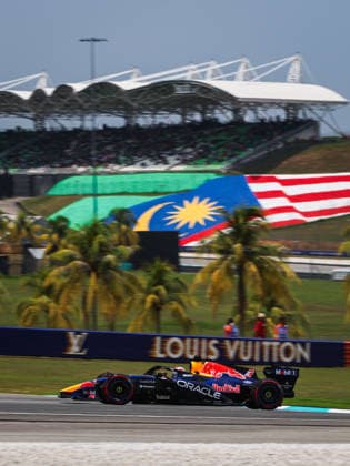 F1 - BAHRAIN GRAND PRIX IN MALAYSIA 2026 03 VERSTAPPEN Max (nld), Red Bull Racing Ford RB22, action during the 2026 Formula 1 Bahrain Grand Prix in Malaysia, 16th round of the 2026 Formula One World Championship, WM, Weltmeisterschaft from October 2 to 4, 2026 on the Sepang International Circuit, in Sepang, Malaysia - SepangMalaysia  Copyright: xANTONINxVINCENTx
