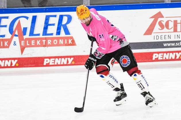 Straubing Tigers vs. Pinguins Bremerhaven, Ice Hockey, German Ice Hockey League, Penny DEL, Matchday 5, 2026–2027 Season, October 2, 2026, Miha Verlic, Pinguins Bremerhaven, Men s Ice Hockey, German Ice Hockey League, Penny DEL, Matchday 5, 2026–2027 Season on October 2, 2026, at the Eisstadion am Pulverturm, Straubing Tigers (blue) vs. Pinguins Bremerhaven (white)
