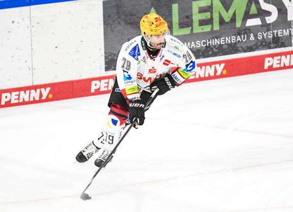 Straubing Tigers vs. Pinguins Bremerhaven, Ice Hockey, German Ice Hockey League, Penny DEL, Matchday 5, 2026–2027 Season, October 2, 2026, Colt Adam Conrad, Pinguins Bremerhaven, Men s Ice Hockey, German Ice Hockey League, Penny DEL, Matchday 5, 2026–2027 Season on October 2, 2026, at the Eisstadion am Pulverturm, Straubing Tigers (blue) vs. Pinguins Bremerhaven (white)