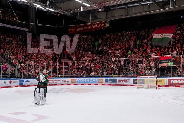 Tobias Ancicka, goalie for the Augsburger Panther, 45, is celebrated by the fans. GER, Augsburger Panther vs. Grizzlys Wolfsburg, ice hockey, DEL, 2026–2027 season, Matchday 4, October 2, 2026. Photo by HMB Media, Franz Feiner Copyright: HMBxMedia FranzxFeiner