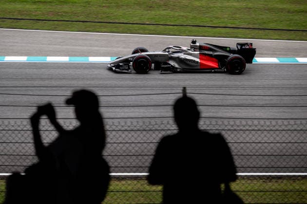F1 - BAHRAIN GRAND PRIX IN MALAYSIA 2026 27 HULKENBERG Nico (ger), Audi F1 Team , action during the 2026 Formula 1 Bahrain Grand Prix in Malaysia, 16th round of the 2026 Formula One World Championship, WM, Weltmeisterschaft from October 2 to 4, 2026 on the Sepang International Circuit, in Sepang, Malaysia - SepangMalaysia  Copyright: xALBERTOxVIMERCATIx