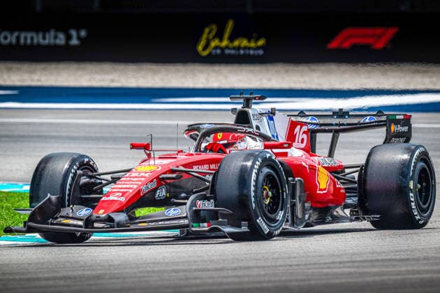 MOTORSPORTS - Formula 1 - 2026 Bahrain Grand Prix in Malaysia Photo by IPA ABACAPRESS.COM89249227 - v during Saturday s practice sessions for the 2026 Formula 1 Gulf Air Bahrain Grand Prix in Malaysia at the Sepang International Circuit in Sepang, Malaysia. Round 16 of 23 in the 2026 FIA Formula One World Championship, WM, Weltmeisterschaft held October 2–4, 2026. The race was moved from Bahrain to Malaysia and held at the Sepang International Circuit during the 2026 Bahrain Grand Prix in Malaysia, part of the Formula 1 Championship, on October 3, 2026. Copyright: xIPAxSport ABACAx