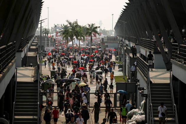 F1 - BAHRAIN GRAND PRIX IN MALAYSIA 2026 Sepang circuit atmosphere spectators, fans during the 2026 Formula 1 Bahrain Grand Prix in Malaysia, 16th round of the 2026 Formula One World Championship, WM, Weltmeisterschaft from October 2 to 4, 2026 on the Sepang International Circuit, in Sepang, Malaysia - SepangMalaysia  Copyright: xXavixBonillax