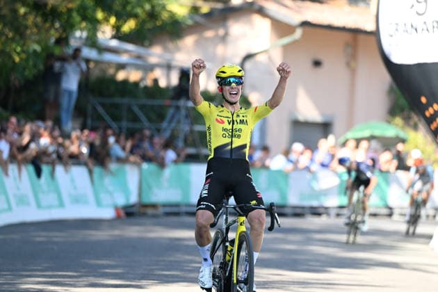 03-10-2026 Giro Dell emilia; 2026, Visma - Lease A Bike; Piganzoli, Davide; Bologna - San Luca;