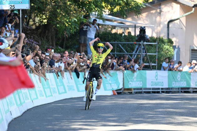 03-10-2026 Giro Dell emilia; 2026, Visma - Lease A Bike; Piganzoli, Davide; Bologna - San Luca;