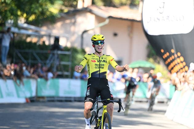 03-10-2026 Giro Dell emilia; 2026, Visma - Lease A Bike; Piganzoli, Davide; Bologna - San Luca;