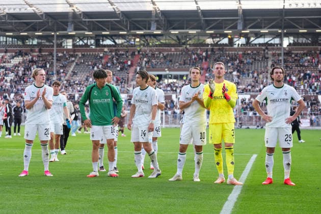 October 3, 2026, xydrx, Men s, Soccer, Friendly Match, FC St. Pauli vs. Borussia Mönchengladbach, 2026–2027 Season, Millerntor Stadium, David Herold, Borussia Mönchengladbach, 20 Shuto Machino, Borussia Mönchengladbach, 18 Daiki Hashioka, Borussia Mönchengladbach, 14 Florian Neuhaus, Borussia Mönchengladbach, 10 Daniel Batz, Borussia Mönchengladbach, 33 Joe Scally, Borussia Mönchengladbach, 29, disappointed after the game. DFB regulations prohibit any use of photographs as image sequences and or quasi-video. Copyright: HMBxMedia YannisxDreimann