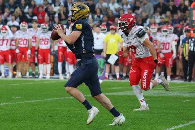 Rocky Lombardi (Dresden Monarchs, 5) runs with the ball, Dresden Monarchs vs Potsdam Royals, American Football, GFL, German Football League, Season 2026, GFL-Bowl, 03.10.2026, GFLBowl2026 Photo: PFA Klaus Sack Dresden Rudolf-Harbig-Stadion Deutschland Copyright: xPFA KlausxSackx