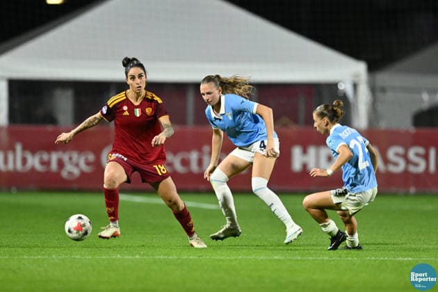 IPA89267016 - Martina Piemonte of A.S. Roma, Lidia Consolini of S.S. Lazio, and Margherita Monnecchi of S.S. Lazio during the Serie A Women s League match between Roma and Lazio—the A.S. Roma vs. S.S. Lazio Women s match in the Italian Serie A Women s League—in Rome, Italy, on October 3, 2026  Copyright: xClaudioxEnea IPAxSportx xx IPA89267016