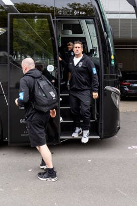KSV Hessen Kassel vs. SSV Ulm 1846 Soccer, Regionalliga Southwest, Matchday 10, Auestadion Kassel, October 3, 2026. Bus arrival: Oliver Unsöld, SSV Ulm 1846 Soccer, Assistant Coach KSV Hessen Kassel vs. SSV Ulm 1846 Soccer, Regionalliga Southwest, Matchday 10, Auestadion Kassel, October 3, 2026. Photo by Lucca Fundel, Kassel Auestadion, Hesse, Germany
