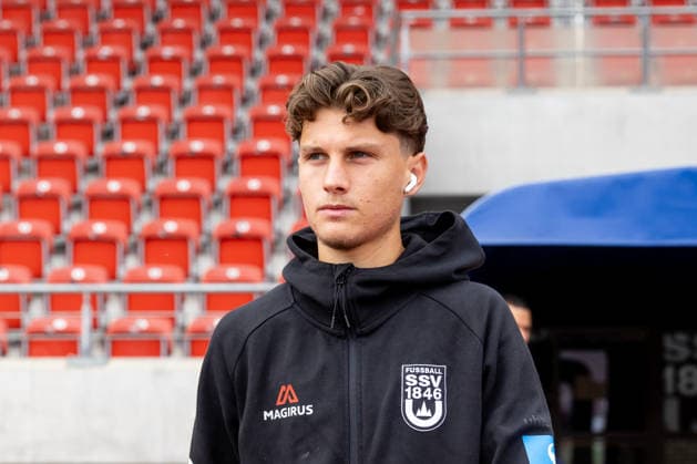KSV Hessen Kassel vs. SSV Ulm 1846 Soccer, Regionalliga Southwest, Matchday 10, Auestadion Kassel, October 3, 2026—Field inspection, field check, cutout, single image, portrait, Karl Kempf, SSV Ulm 1846 soccer, 14 KSV Hessen Kassel vs. SSV Ulm 1846 soccer, Soccer, Regionalliga Southwest, Matchday 10, Auestadion Kassel, October 3, 2026, Photo by Lucca Fundel, Kassel, Auestadion, Hesse, Germany