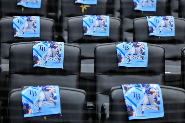 October 3, 2026, St. Petersburg, Florida, USA: A general image of the rally towels draped on the seats during pregame warmups prior to game one of the ALDS for the 2026 MLB, Baseball Herren, USA Playoffs between the Tampa Bay Rays and the New York Yankees on October 3, 2026 at Tropicana Field. The Rays beat the Yankees 1-0. St. Petersburg USA - ZUMAh180 20261003_zsp_h180_010 Copyright: xKimxHukarix