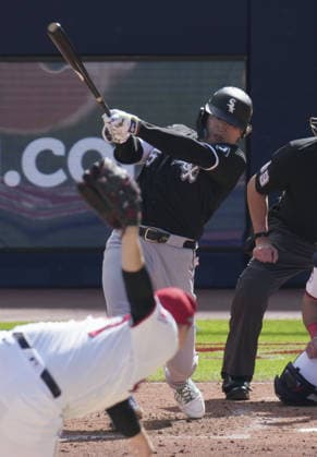 Baseball: Division Series between White Sox and Guardians Chicago White Sox first baseman Munetaka Murakami hits a two-run home run in the fourth inning of Game 1 of the American League Division Series against the Cleveland Guardians at Progressive Field in Cleveland, Ohio, on Oct. 3, 2026. A14AA0005629854P