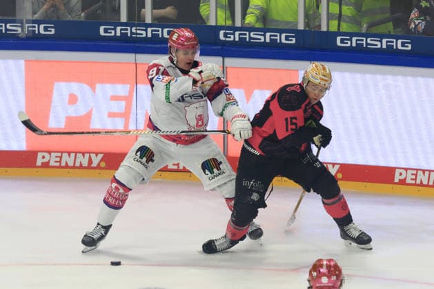 October 4, 2026, GER, DEU, Germany, Ice Hockey: Tobias Krestan, Eisbären Berlin 91; Nikolaus Heigl, Ice Tigers 15; nordphoto GmbH, Engler Berlin, Uber Arena Berlin, Germany Copyright: xNordphotox xEnglerx