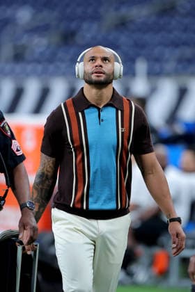 October 4, 2026, Houston, Texas, U.S: Dallas Cowboys quarterback Dak Prescott (4) arrives at Reliant Stadium prior to the NFL, American Football Herren, USA regular season game against the Houston Texans in Houston, TX on October 4, 2026. Houston U.S - ZUMAw137 20261004_aap_w137_004 Copyright: xErikxWilliamsx