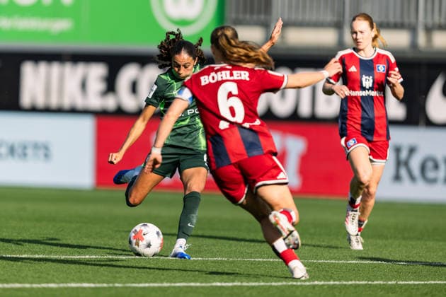 Soccer I Women s I 2026–2027 Season I Bundesliga I VfL Wolfsburg vs. Hamburger SV I October 4, 2026 Kessya Bussy 19, VfL Wolfsburg attempts to shoot on goal, but the shot is blocked by Annaleen Böhler (6), Hamburger SV. Wolfsburg, AOK Stadium, Lower Saxony, Germany Copyright: xLobeca CedricxSiefkerx