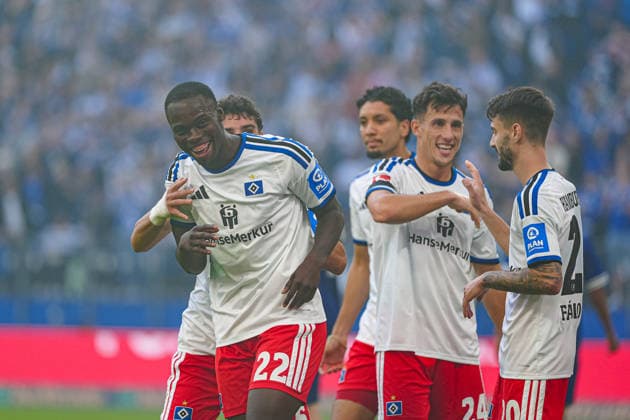 Hamburger SV celebrates Kofi Amoako s goal to make it 1–0, Hamburger SV, 22 GER, Hamburger SV vs. FC Copenhagen, soccer, friendly match, 2026–2027 season, October 4, 2026, Germany, Hamburger SV vs. FC Copenhagen, soccer, friendly match, 2026–2027 season, October 4, 2026, Hamburg Copyright: xEibner-Pressefoto MarcelxvonxFehrnx EP_MFN