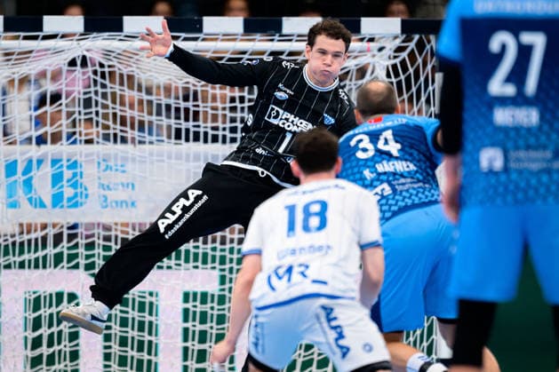 Stuttgart HBL 26 27 TVB Stuttgart TBV Lemgo Goalkeeper Constantin Möstl (Moestl) TBV Lemgo, Kai Häfner (Haefner) Stuttgart Bittenfeld Porsche Arena Baden-Württemberg Germany