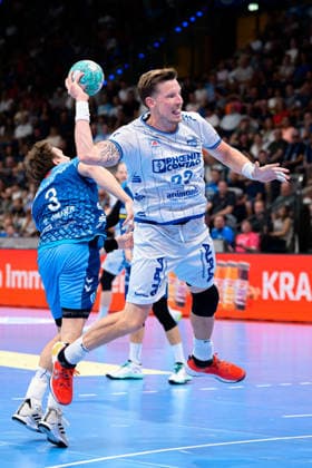 Stuttgart HBL 26 27 TVB Stuttgart TBV Lemgo Adam Nyfjäll Nyfjaell TBV Lemgo Bittenfeld Porsche Arena Baden-Württemberg Germany