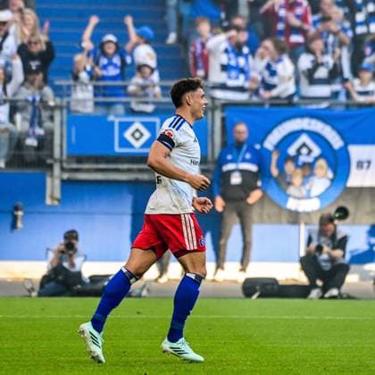 Nicolai Remberg of HSV scores with a header to make it 2-0 and celebrates; Germany, Hamburg, Volksparkstadion, soccer, Bundesliga 1, friendly, Hamburger SV vs. FC Copenhagen